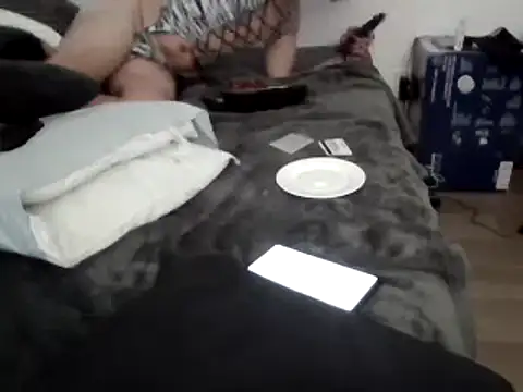 Iliketocooksquirt25 online show from February 11, 4:02 pm