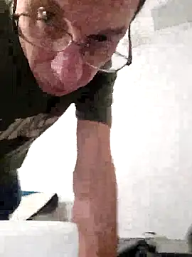 Iliketocooksquirt25 online show from May 1, 4:17 am