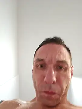 Iliketocooksquirt25 online show from May 10, 11:04 am