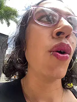 Snapshot of Ari-Hall chatting on March 20, 8:29 pm Ari-Hall online show from March 20, 8:29 pm