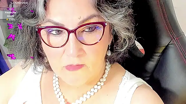 Snapshot of cataleya_mom chatting on October 24, 11:56 pm cataleya mom online show from October 24, 11:56 pm