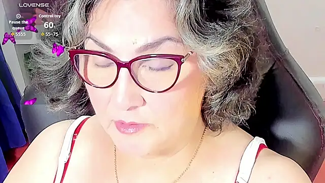 Snapshot of cataleya_mom chatting on November 4, 2:43 am cataleya mom online show from November 4, 2:43 am