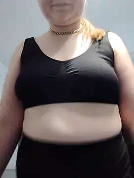 Kiarassecrets online show from March 30, 5:47 pm