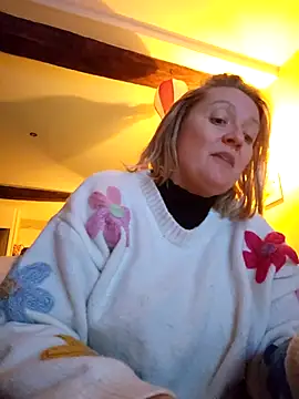 lady charlyne online show from December 10, 7:00 pm