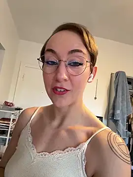 Snapshot of ketarisenup chatting on February 16, 10:54 pm ketarisenup online show from February 16, 10:54 pm