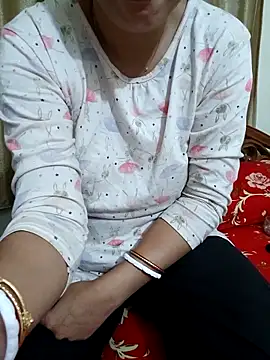 Snapshot of Priya_Boudi chatting on January 24, 8:11 pm Priya Boudi online show from January 24, 8:11 pm