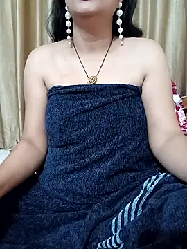 Snapshot of Priya_Boudi chatting on February 4, 7:44 pm Priya Boudi online show from February 4, 7:44 pm