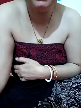 Snapshot of Priya_Boudi chatting on March 8, 7:31 pm Priya Boudi online show from March 8, 7:31 pm