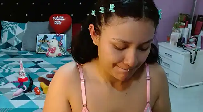 Snapshot of soniafuckboobs chatting on February 26, 12:36 pm soniafuckboobs online show from February 26, 12:36 pm