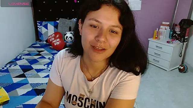 Snapshot of soniafuckboobs chatting on March 13, 6:56 pm soniafuckboobs online show from March 13, 6:56 pm