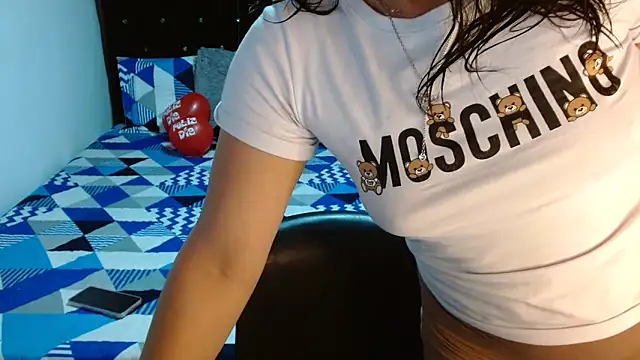 Snapshot of soniafuckboobs chatting on March 13, 10:10 pm soniafuckboobs online show from March 13, 10:10 pm