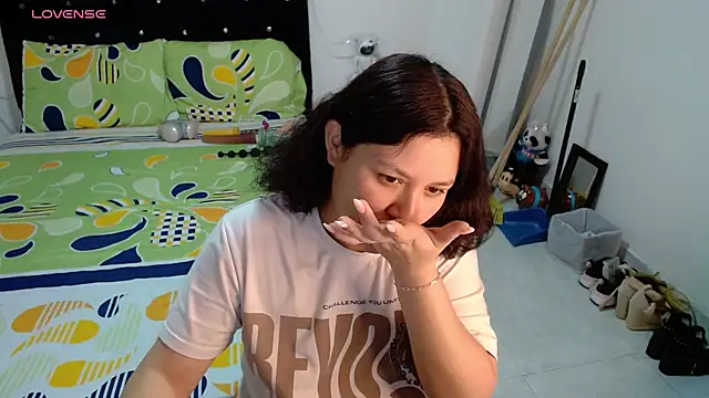 Snapshot of soniafuckboobs chatting on May 26, 12:23 pm soniafuckboobs online show from May 26, 12:23 pm