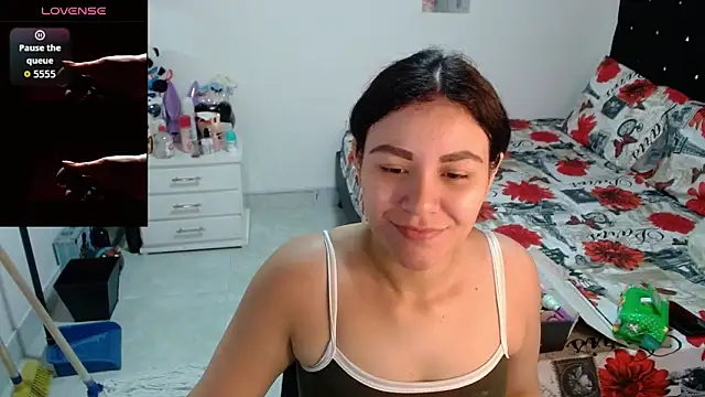 Snapshot of soniafuckboobs chatting on June 11, 12:25 pm soniafuckboobs online show from June 11, 12:25 pm