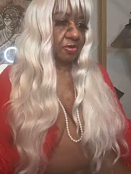 BreanaDivine online show from March 9, 5:00 am