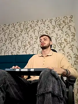 Snapshot of Michael_magno chatting on June 11, 11:19 am Michael magno online show from June 11, 11:19 am