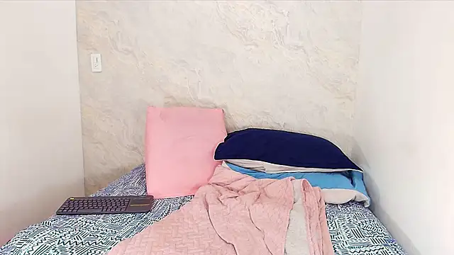 sofi balvin online show from February 14, 7:23 pm