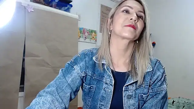 Chantal hott online show from January 10, 7:59 pm