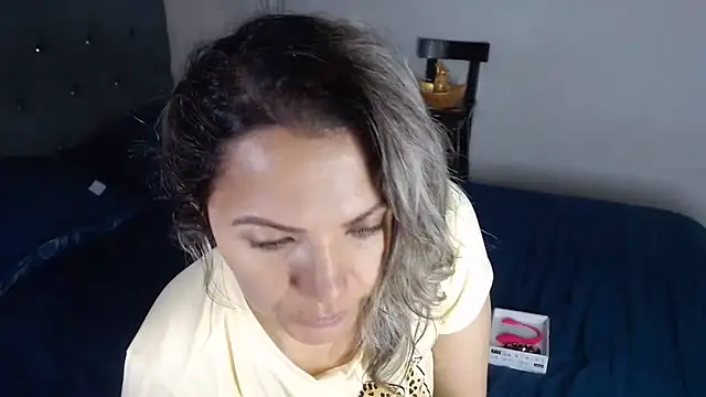 Chantal hott online show from May 30, 3:31 pm