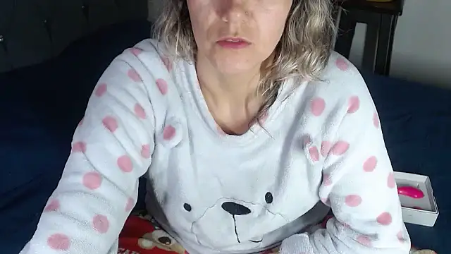 Chantal hott online show from June 6, 2:49 am