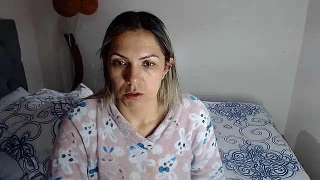 Chantal hott online show from June 9, 10:27 am