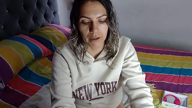 Chantal hott online show from July 9, 2:43 pm