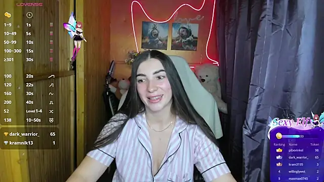 Snapshot of Fiery_Brunette_ chatting on January 5, 8:31 pm Fiery Brunette online show from January 5, 8:31 pm