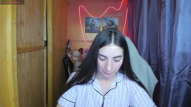 Snapshot of Fiery_Brunette_ chatting on February 18, 12:49 pm Fiery Brunette online show from February 18, 12:49 pm