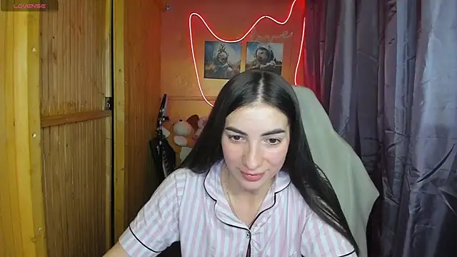 Snapshot of Fiery_Brunette_ chatting on February 18, 3:54 pm Fiery Brunette online show from February 18, 3:54 pm