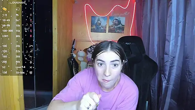 Snapshot of Fiery_Brunette_ chatting on March 6, 9:25 am Fiery Brunette online show from March 6, 9:25 am