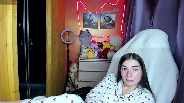 Snapshot of Fiery_Brunette_ chatting on September 24, 10:18 am Fiery Brunette online show from September 24, 10:18 am