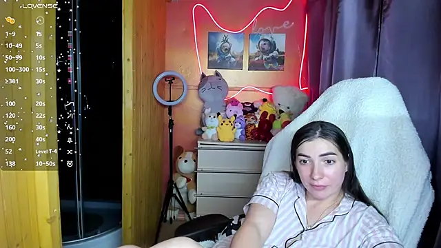 Snapshot of Fiery_Brunette_ chatting on October 7, 3:31 pm Fiery Brunette online show from October 7, 3:31 pm