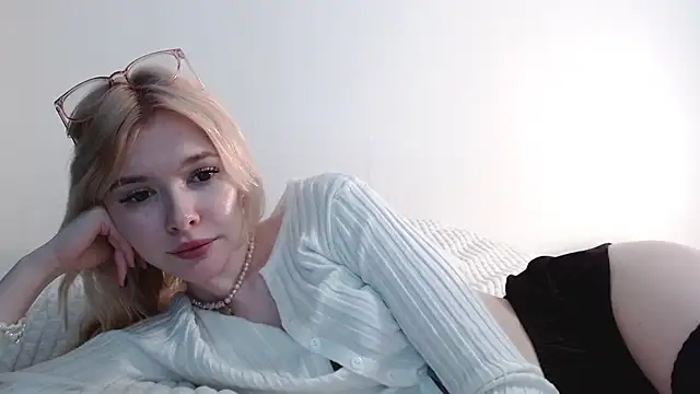 Snapshot of Sataobby chatting on December 24, 3:37 pm Sataobby online show from December 24, 3:37 pm