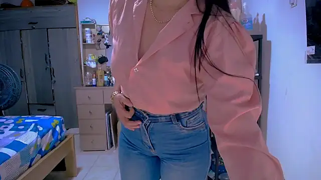 BitterMomXxx online show from April 30, 4:02 pm