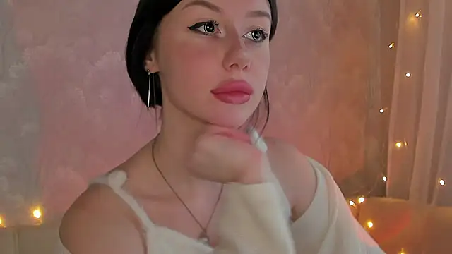 Snapshot of elena_addiction chatting on December 9, 7:39 am elena addiction online show from December 9, 7:39 am