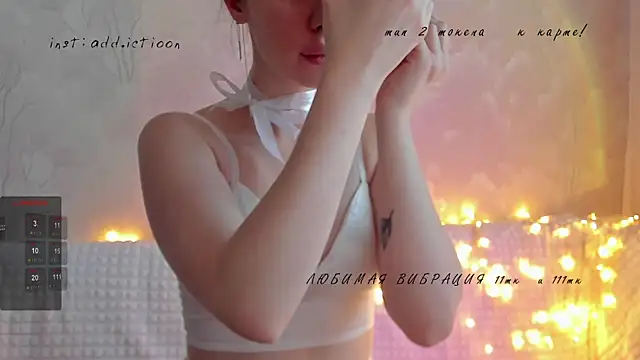 Snapshot of elena_addiction chatting on January 12, 10:02 am elena addiction online show from January 12, 10:02 am