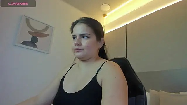 Snapshot of ayla13_ chatting on June 15, 3:25 pm ayla13 online show from June 15, 3:25 pm