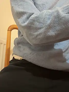 Snapshot of rhuh3991 chatting on February 23, 10:28 am rhuh3991 online show from February 23, 10:28 am