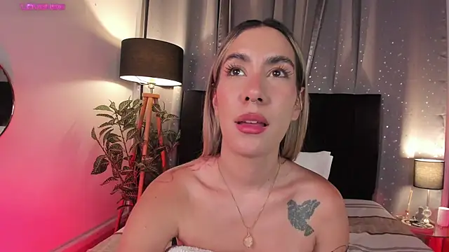 Snapshot of Lauren-Rosse chatting on December 26, 11:13 pm Lauren-Rosse online show from December 26, 11:13 pm