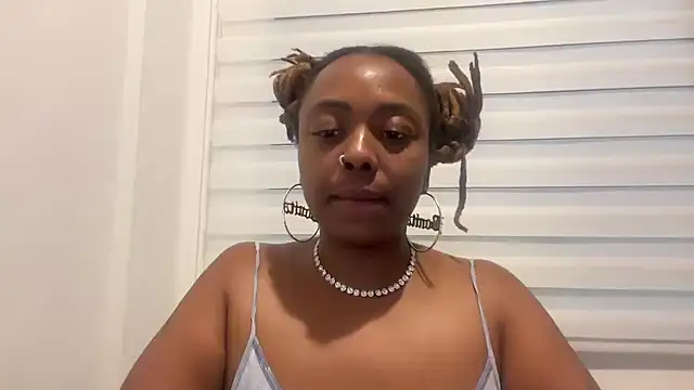 Snapshot of ChocolateCakeQueen chatting on September 28, 4:07 am ChocolateCakeQueen online show from September 28, 4:07 am