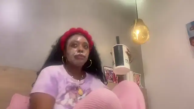 ChocolateCakeQueen online show from April 25, 2:25 am