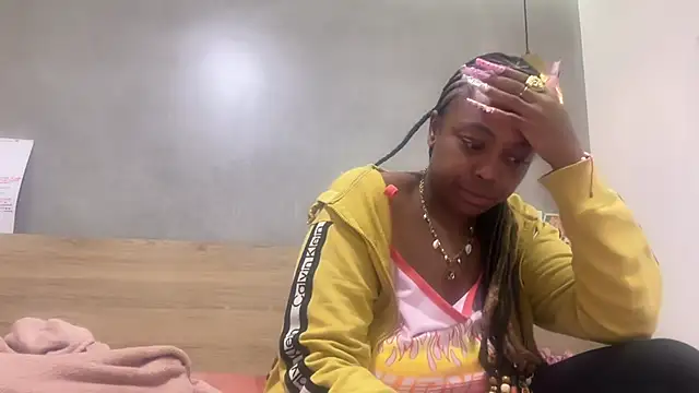 ChocolateCakeQueen online show from May 19, 3:35 am