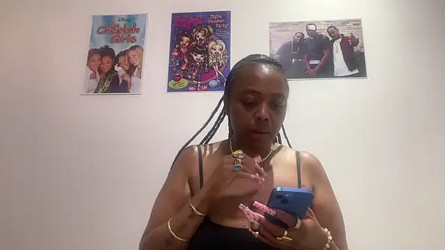 ChocolateCakeQueen online show from May 26, 4:30 am