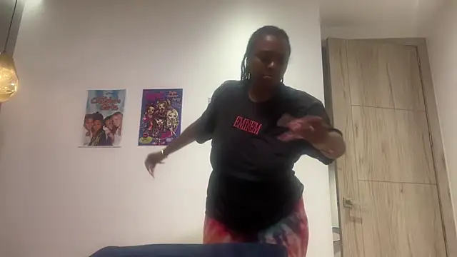 ChocolateCakeQueen online show from June 13, 4:43 am