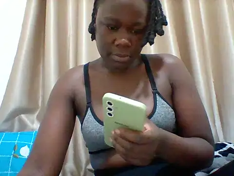 Snapshot of sexy_cutelips chatting on October 24, 7:21 pm sexy cutelips online show from October 24, 7:21 pm