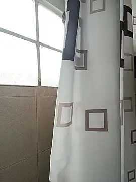 hannahb-e online show from January 8, 4:31 pm