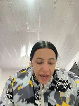 hannahb-e online show from February 18, 3:19 pm