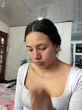 Snapshot of hannahb-e chatting on July 5, 5:42 pm hannahb-e online show from July 5, 5:42 pm