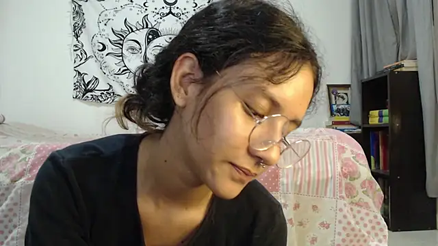 Snapshot of AlinaWoolf_ chatting on January 31, 3:41 am AlinaWoolf  online show from January 31, 3:41 am