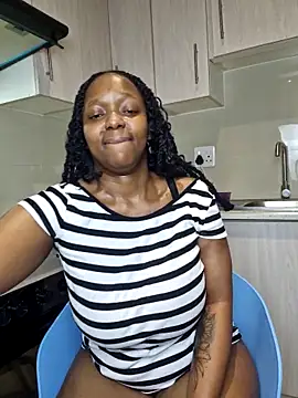 Snapshot of Jazmine-Blue chatting on June 14, 11:07 pm Jazmine-Blue online show from June 14, 11:07 pm