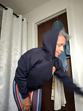 CeceilaMoon online show from May 1, 4:44 pm